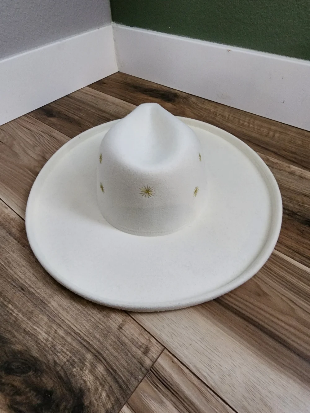NWT Anna & Ava Ivory Cowboy Hat Gold Starburst Western Wide Brim S/M